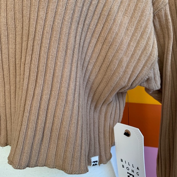 BILLABONG keep lounging top. NWT - Picture 3 of 7